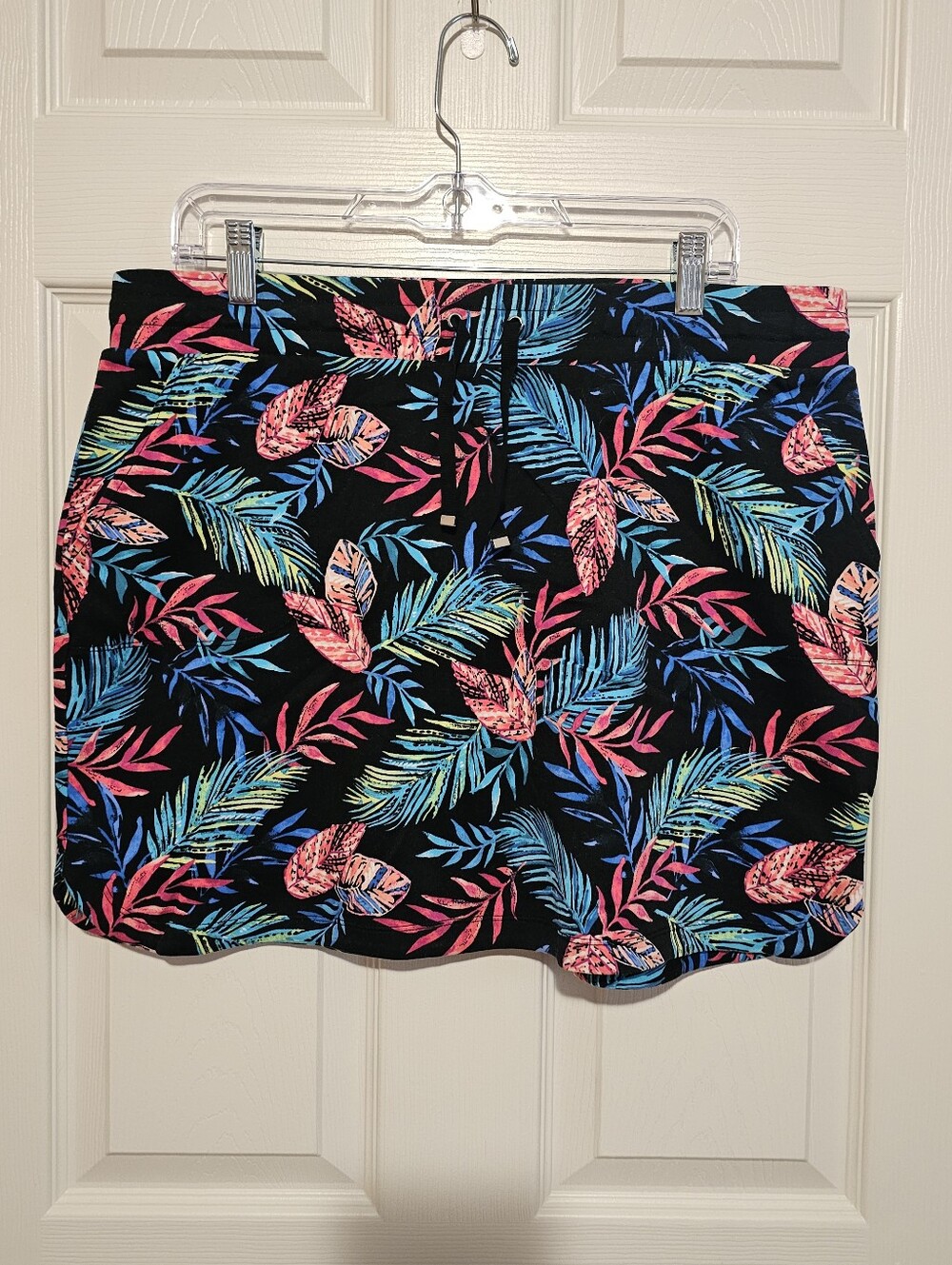 croft & barrow Black Skirt with Pink, Blue Tropical Print W/ Shorts Sz L